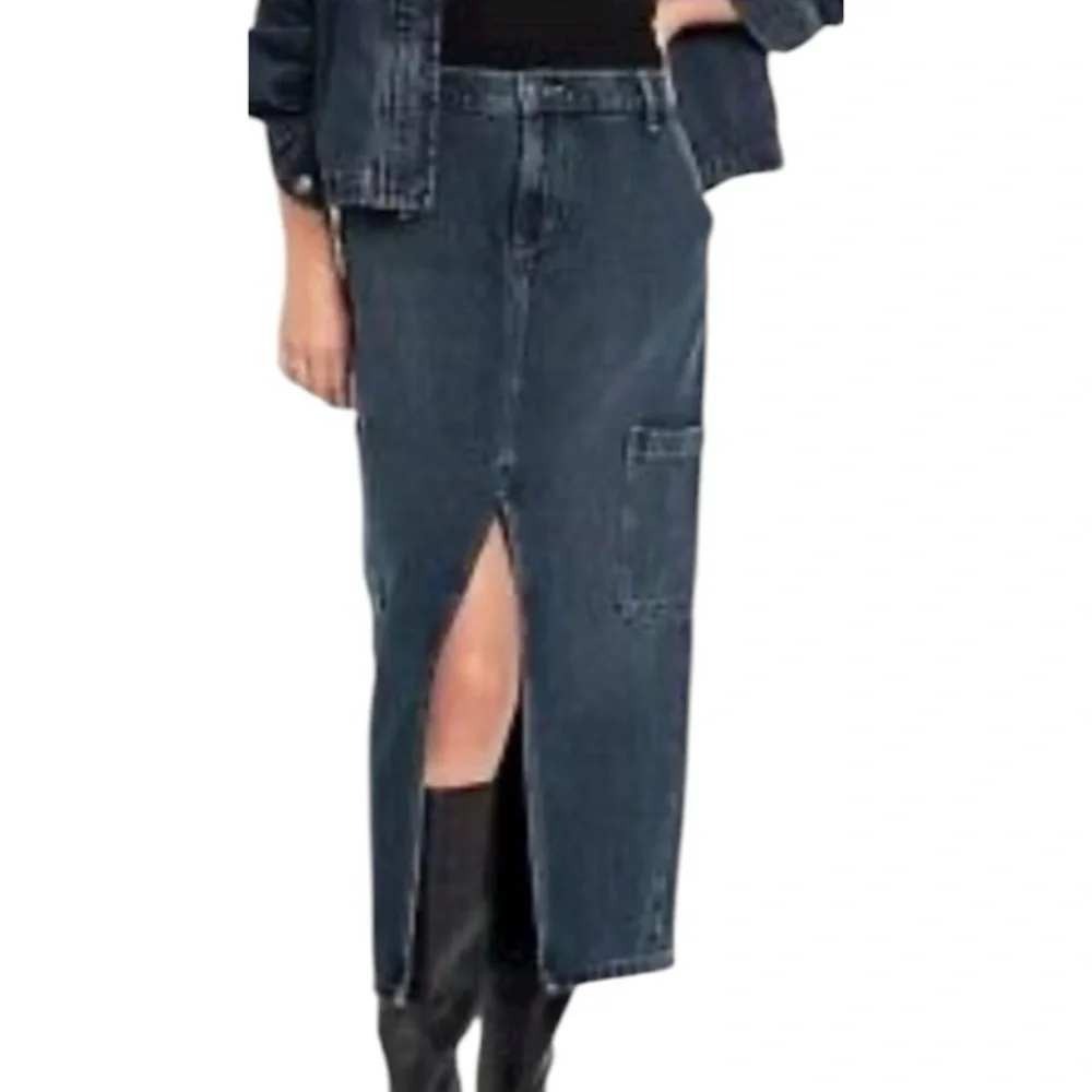 Old Navy NWT Size 14 Mid Rise Drapey Denim Cargo Midi Skirt Blue Dark Wash Skirt